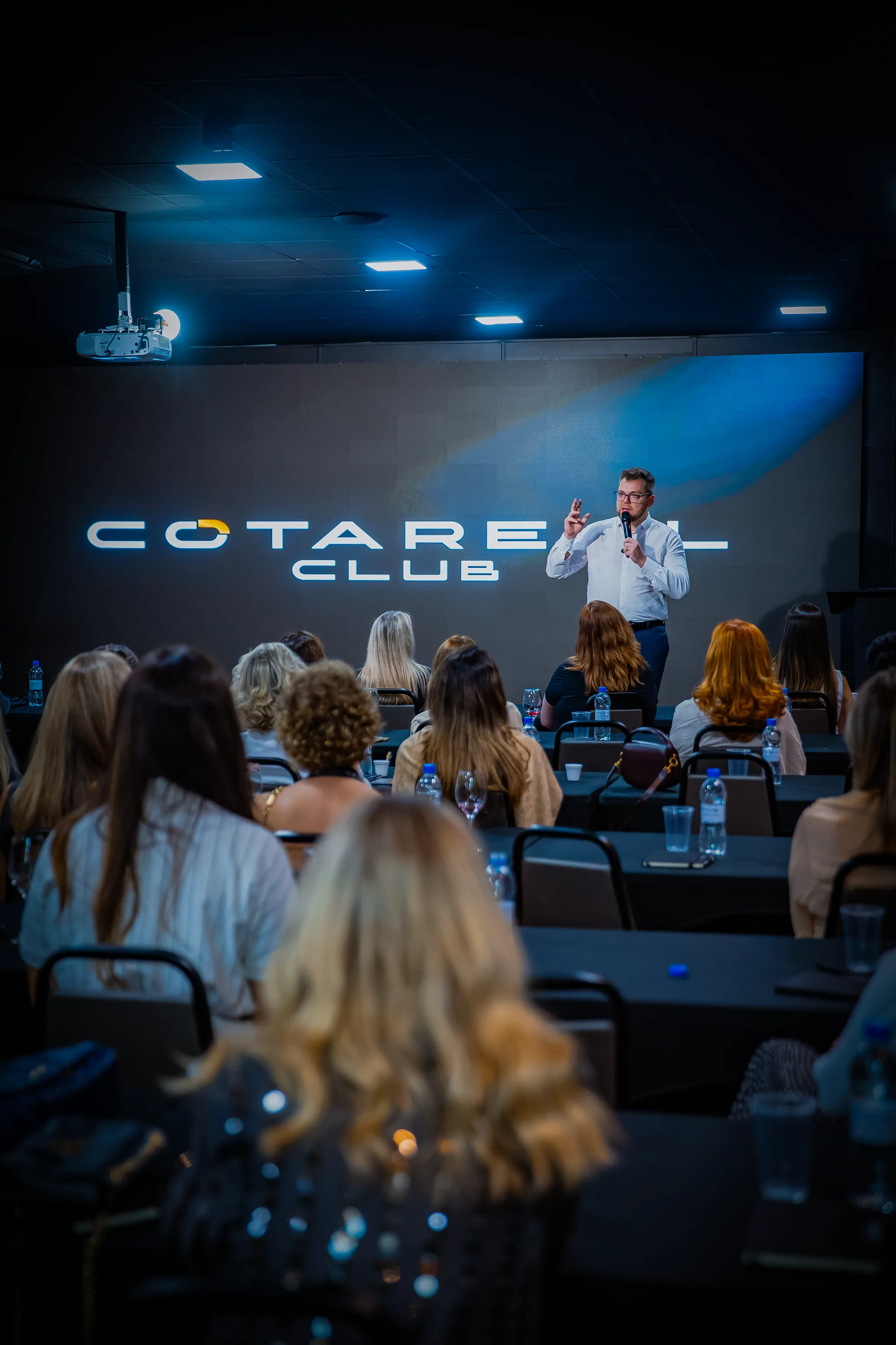 Apresentação do Cota Real Club